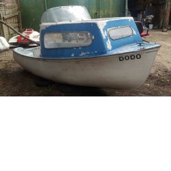 This Boat for sale is a Fiberglass, Cabin cruiser, Used, River Boats, 3.50 Metre